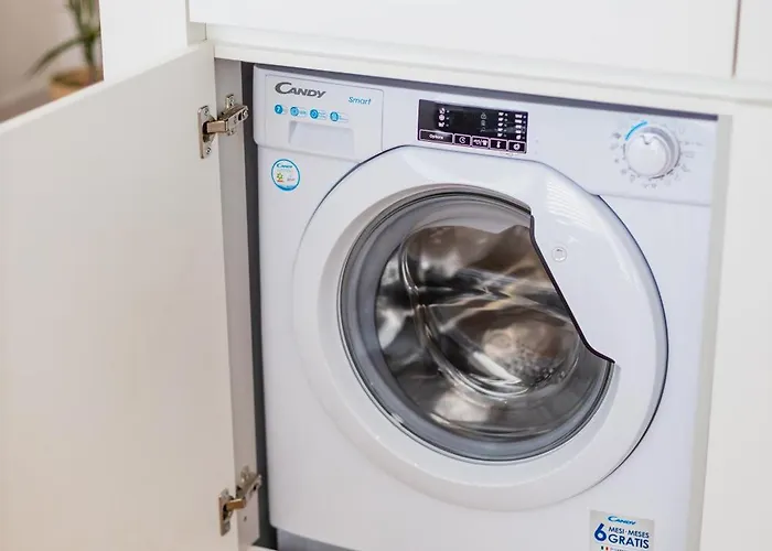 Pestana - In Center, Modern, New And Cozy