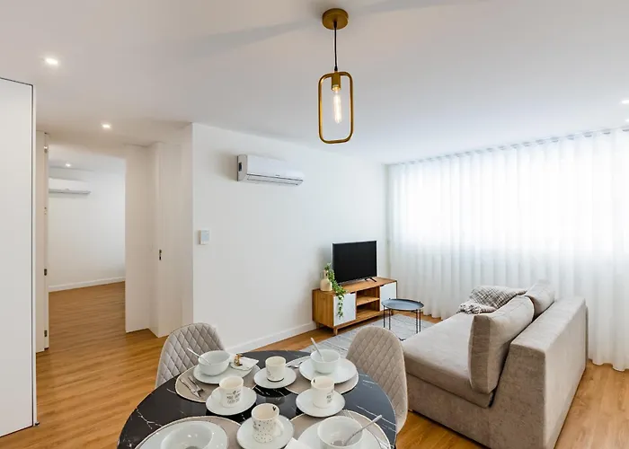 Pestana - In Center, Modern, New And Cozy *